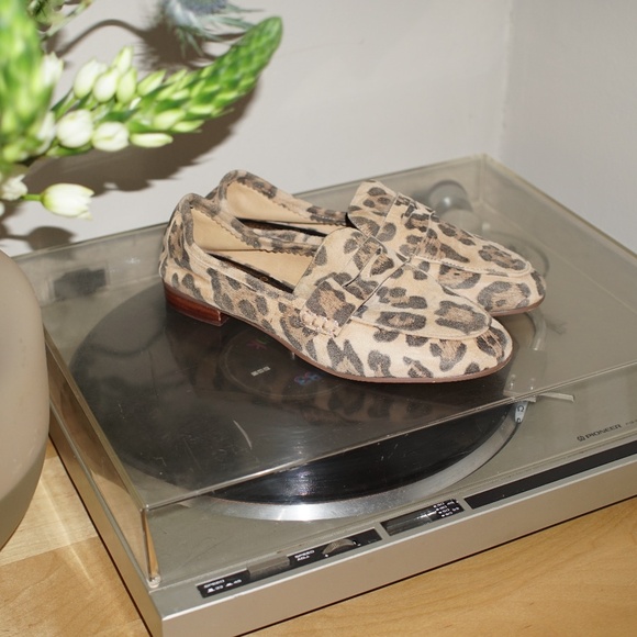 Vince Camuto Womens Macinda Flats Penny Loafers Brown Leopard Suede - Picture 2 of 6